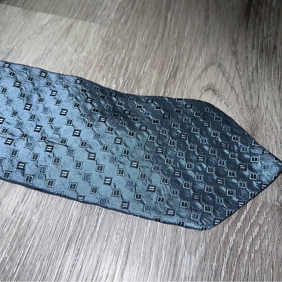 Christian Dior Blue Silver slim tie with square diagonal patterning. - Picture 6 of 7